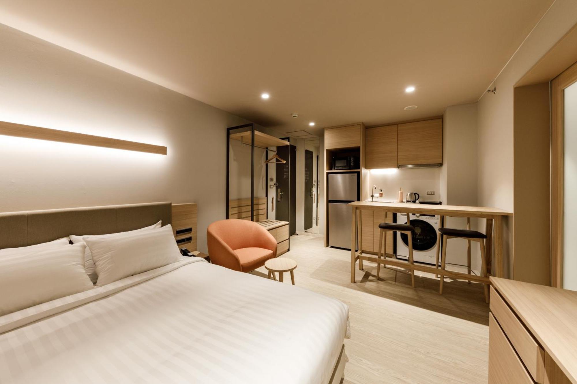 Nishitetsu Hotel Croom Bangkok Silom Bagian luar foto