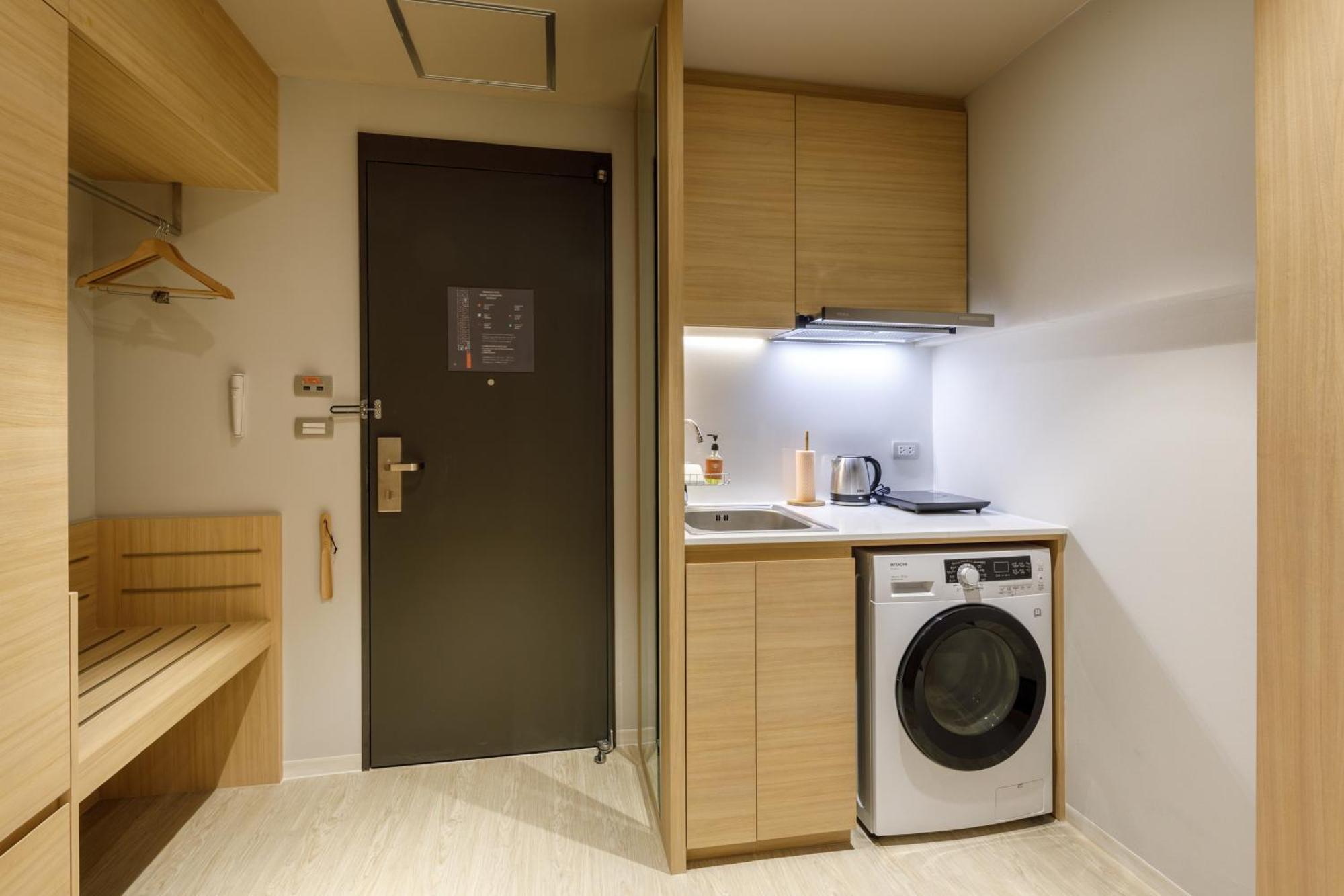Nishitetsu Hotel Croom Bangkok Silom Bagian luar foto