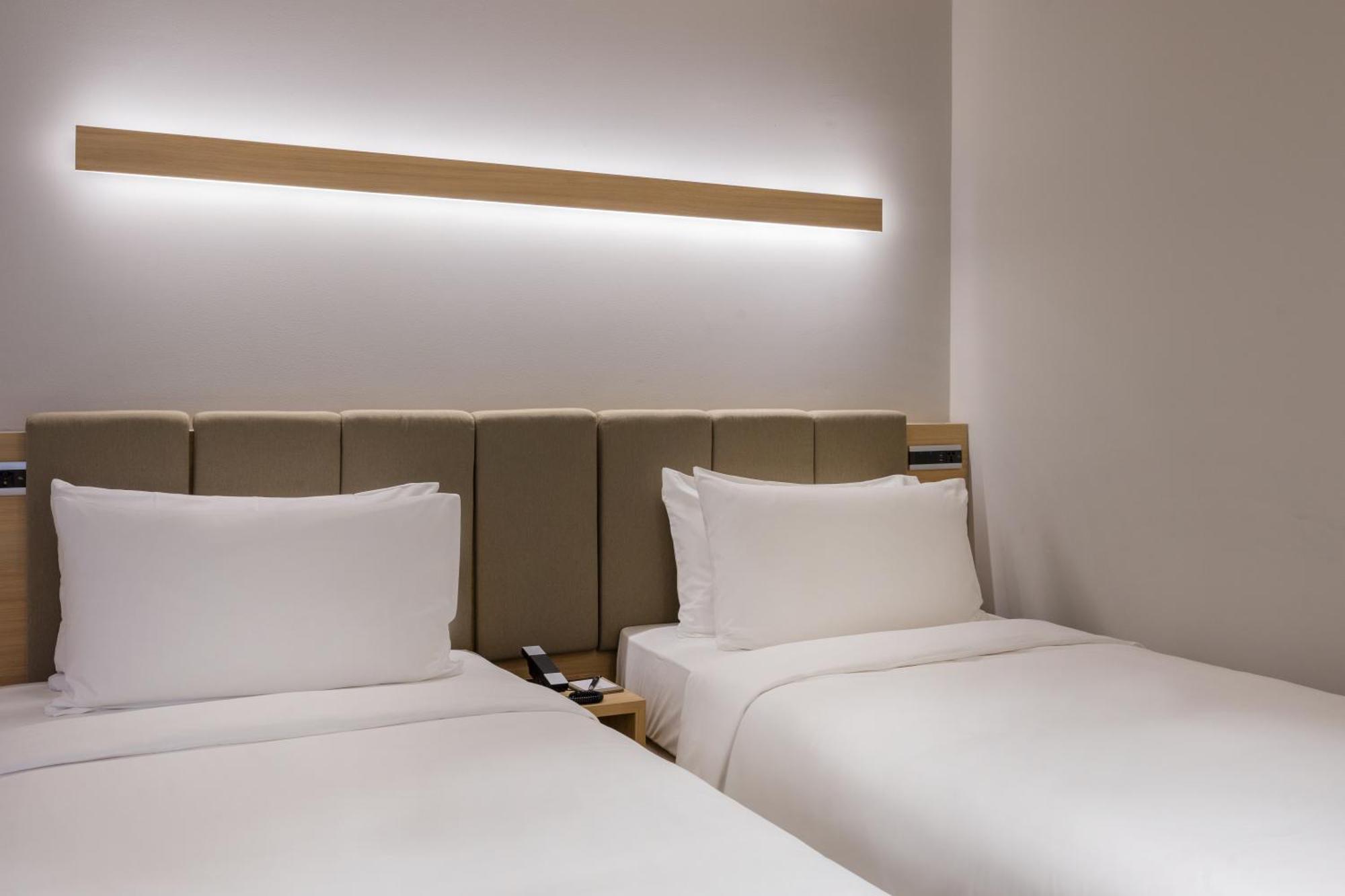Nishitetsu Hotel Croom Bangkok Silom Bagian luar foto