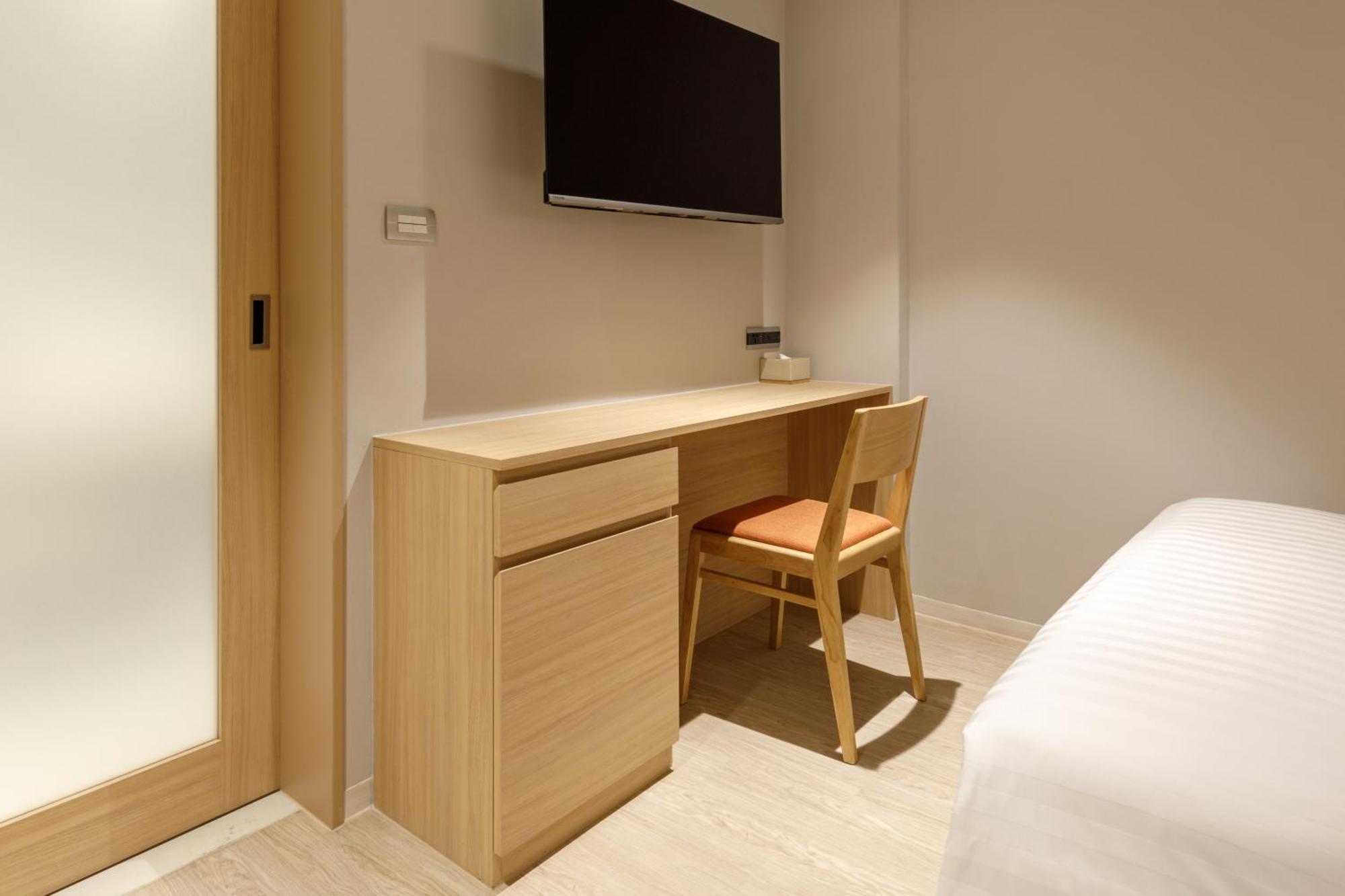 Nishitetsu Hotel Croom Bangkok Silom Bagian luar foto