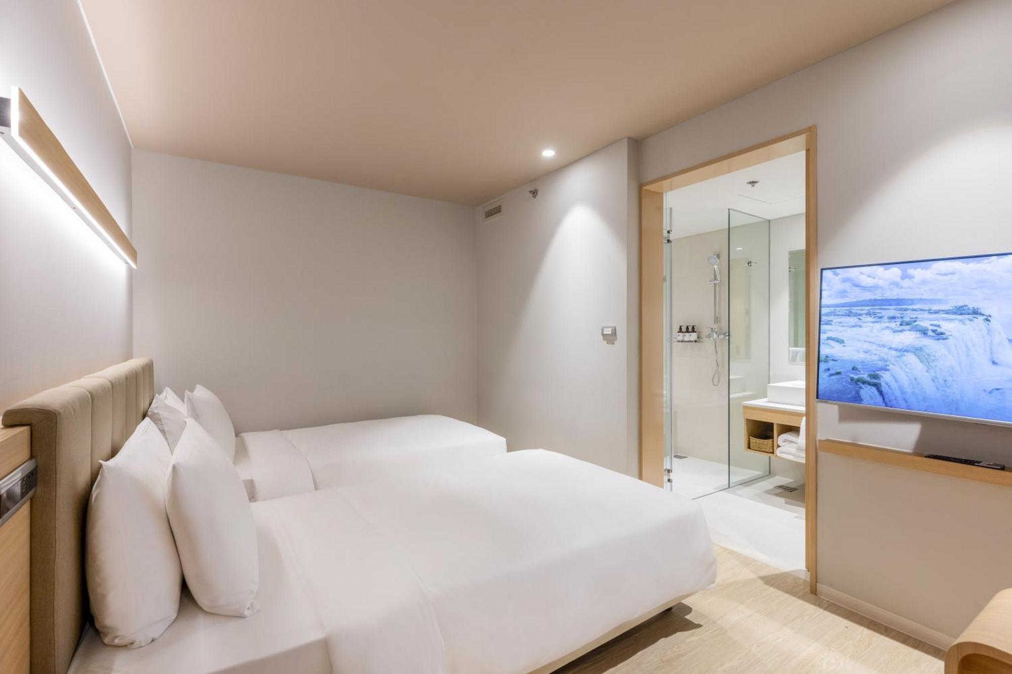 Nishitetsu Hotel Croom Bangkok Silom Bagian luar foto